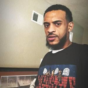 Meet your Posher, Derron